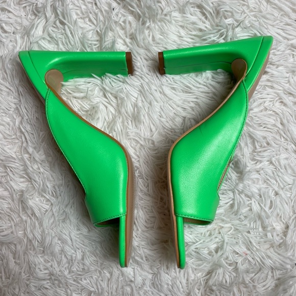 Classy n’ Sassy Neon Green Sandals 💚💚 - Picture 6 of 11